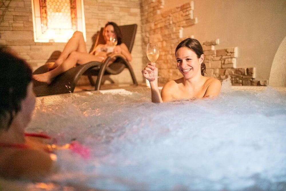 Wine Wellness Hotel Amande Hustopecze Zewnętrze zdjęcie