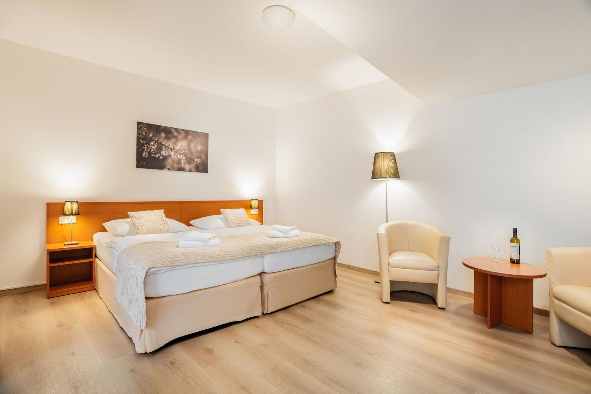 Wine Wellness Hotel Amande Hustopecze Zewnętrze zdjęcie