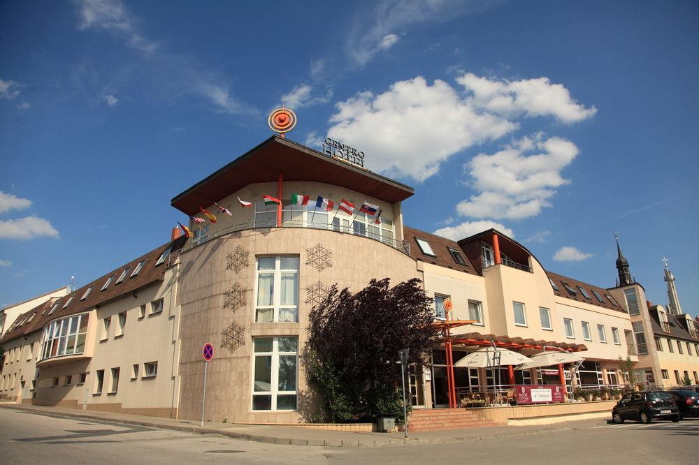 Wine Wellness Hotel Amande Hustopecze Zewnętrze zdjęcie