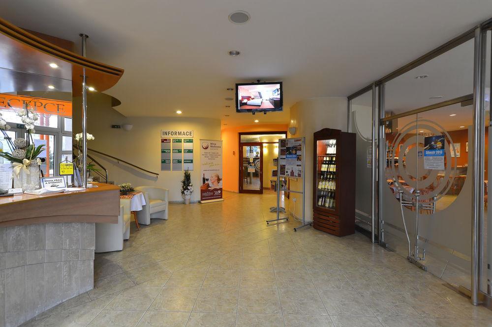 Wine Wellness Hotel Amande Hustopecze Zewnętrze zdjęcie