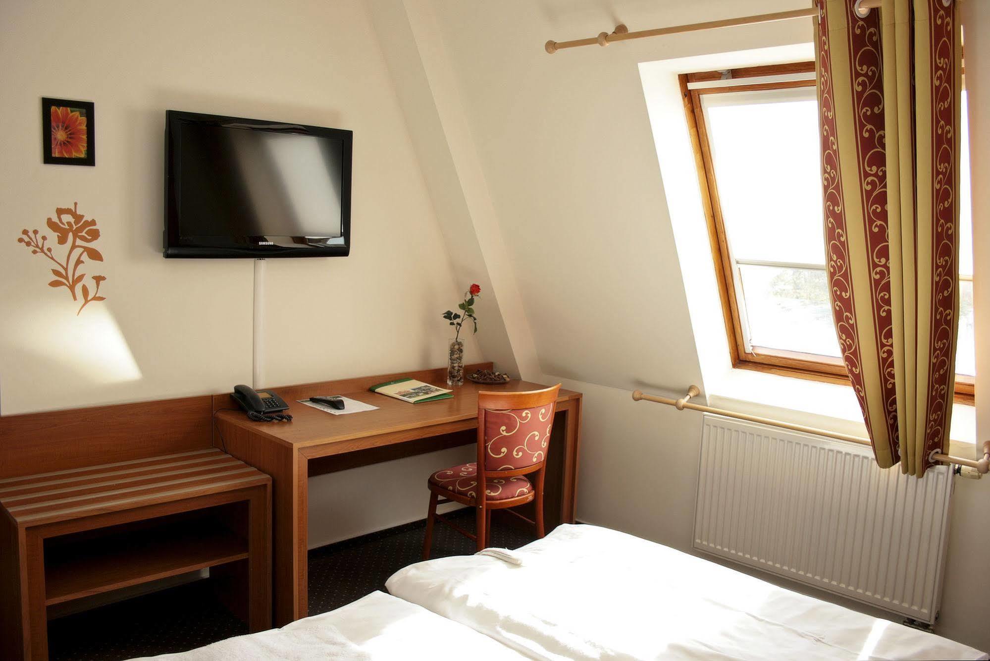 Wine Wellness Hotel Amande Hustopecze Zewnętrze zdjęcie