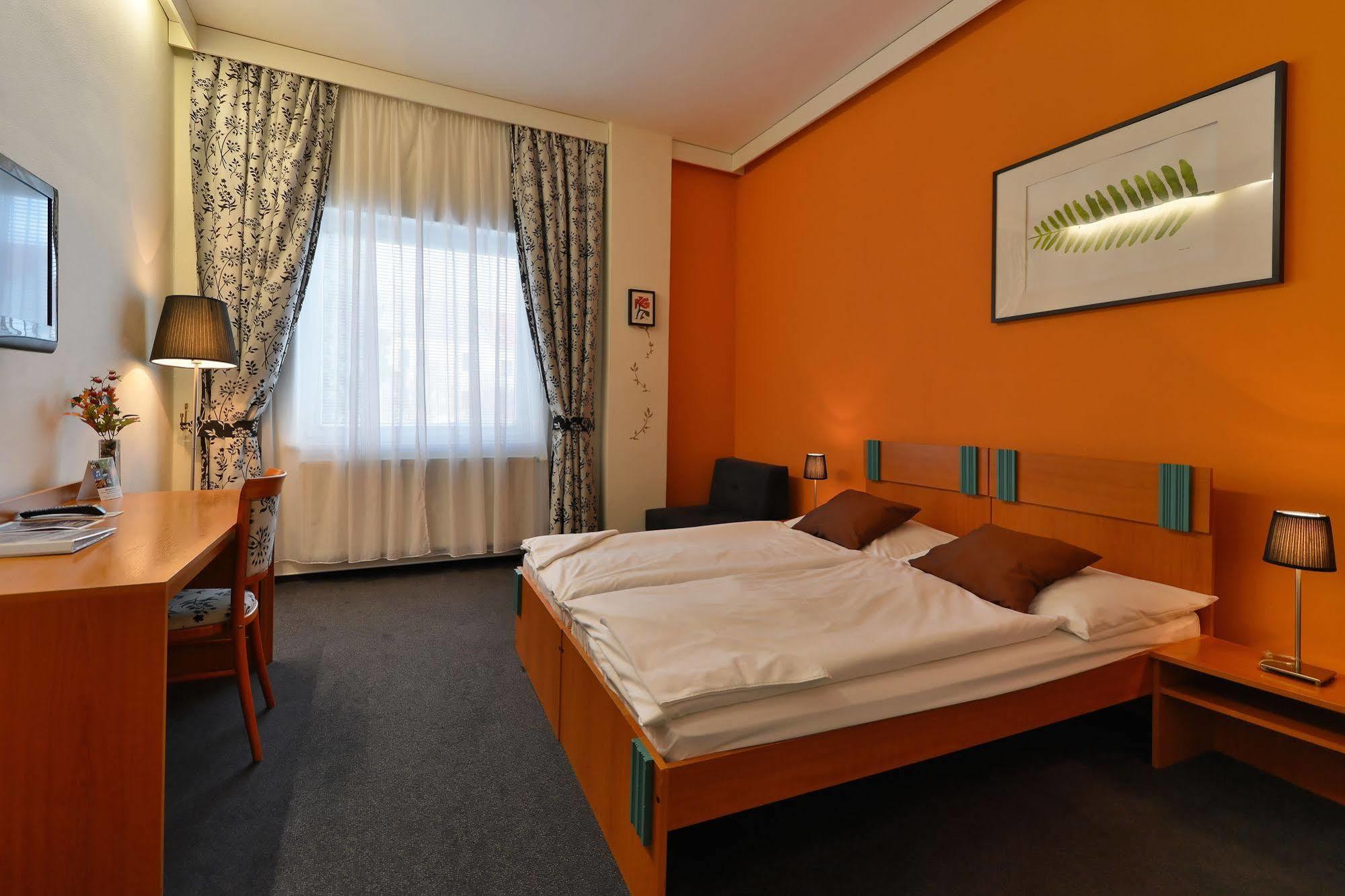 Wine Wellness Hotel Amande Hustopecze Zewnętrze zdjęcie